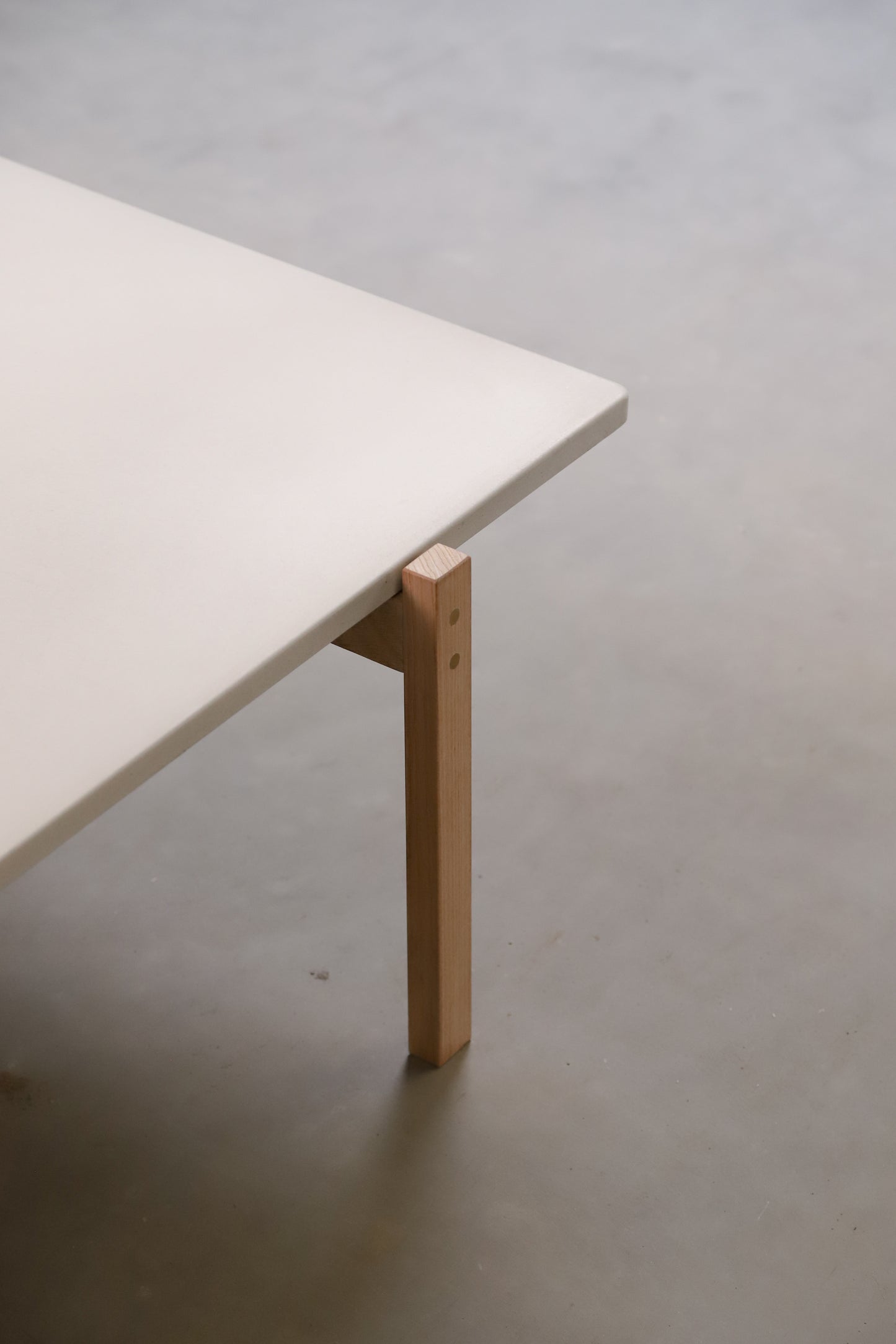 Concrete Light / Oak Light