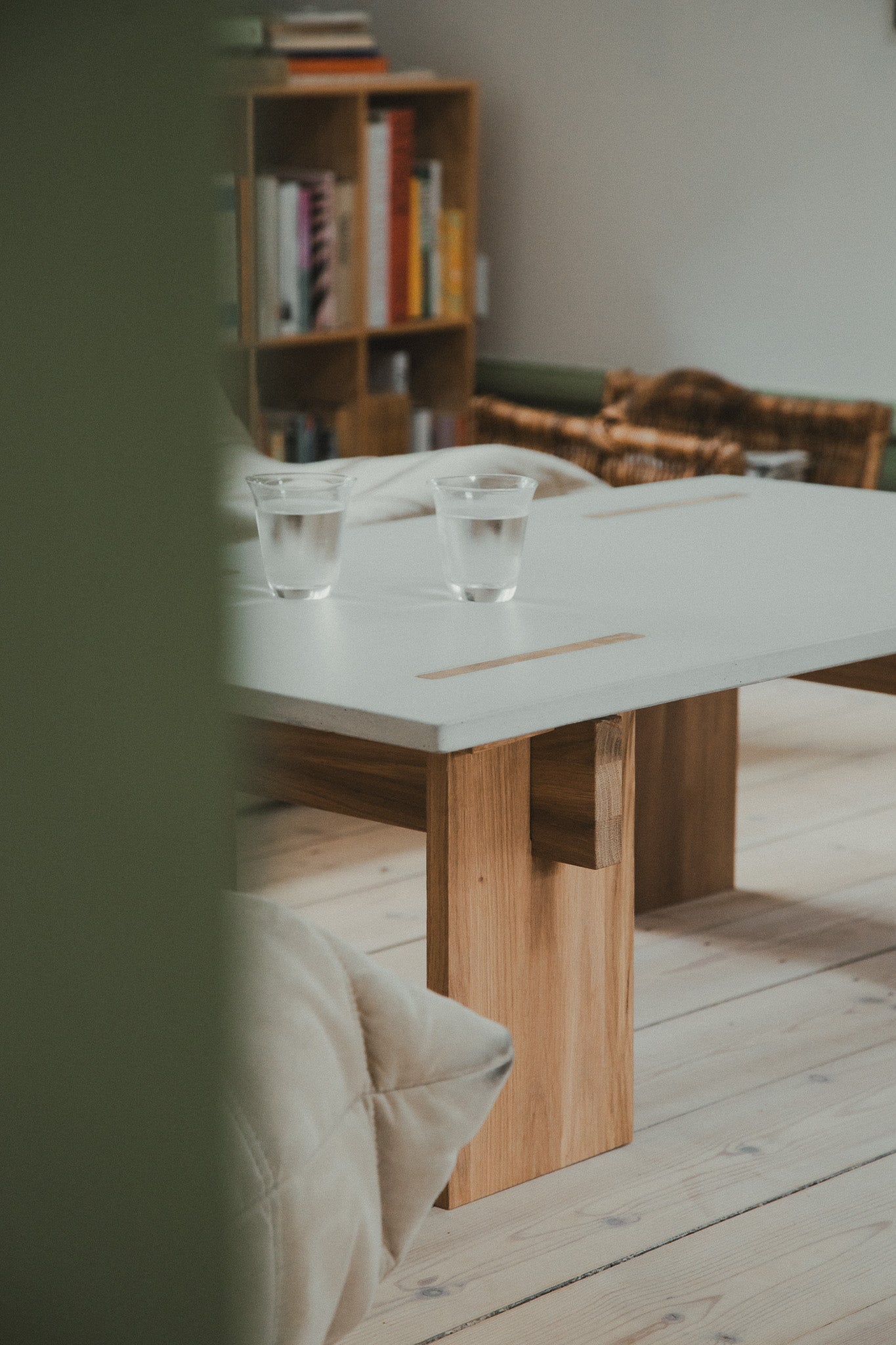 Concrete Light / Oak Light / Oak Light