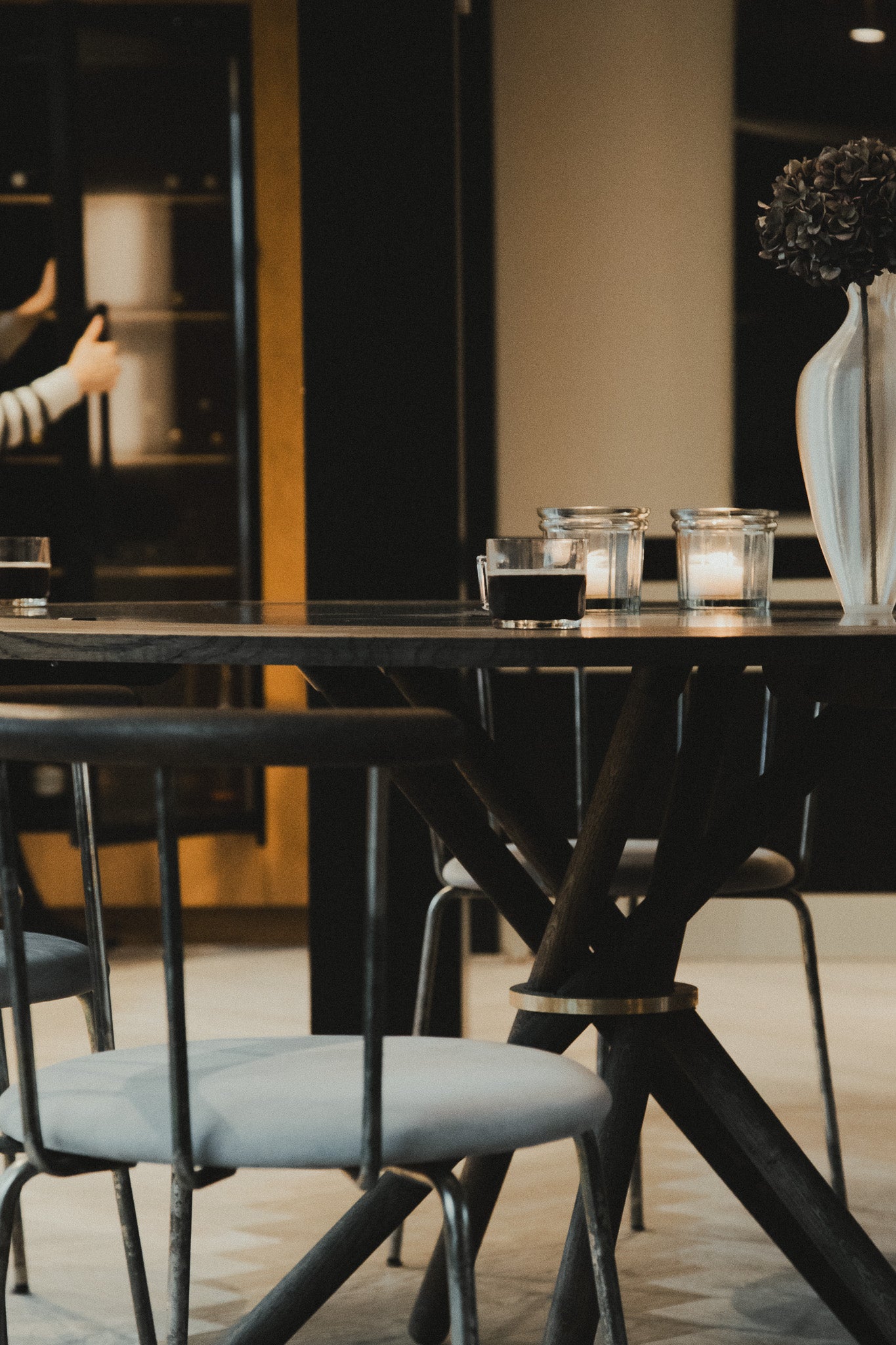 Concrete Dark / Oak Dark