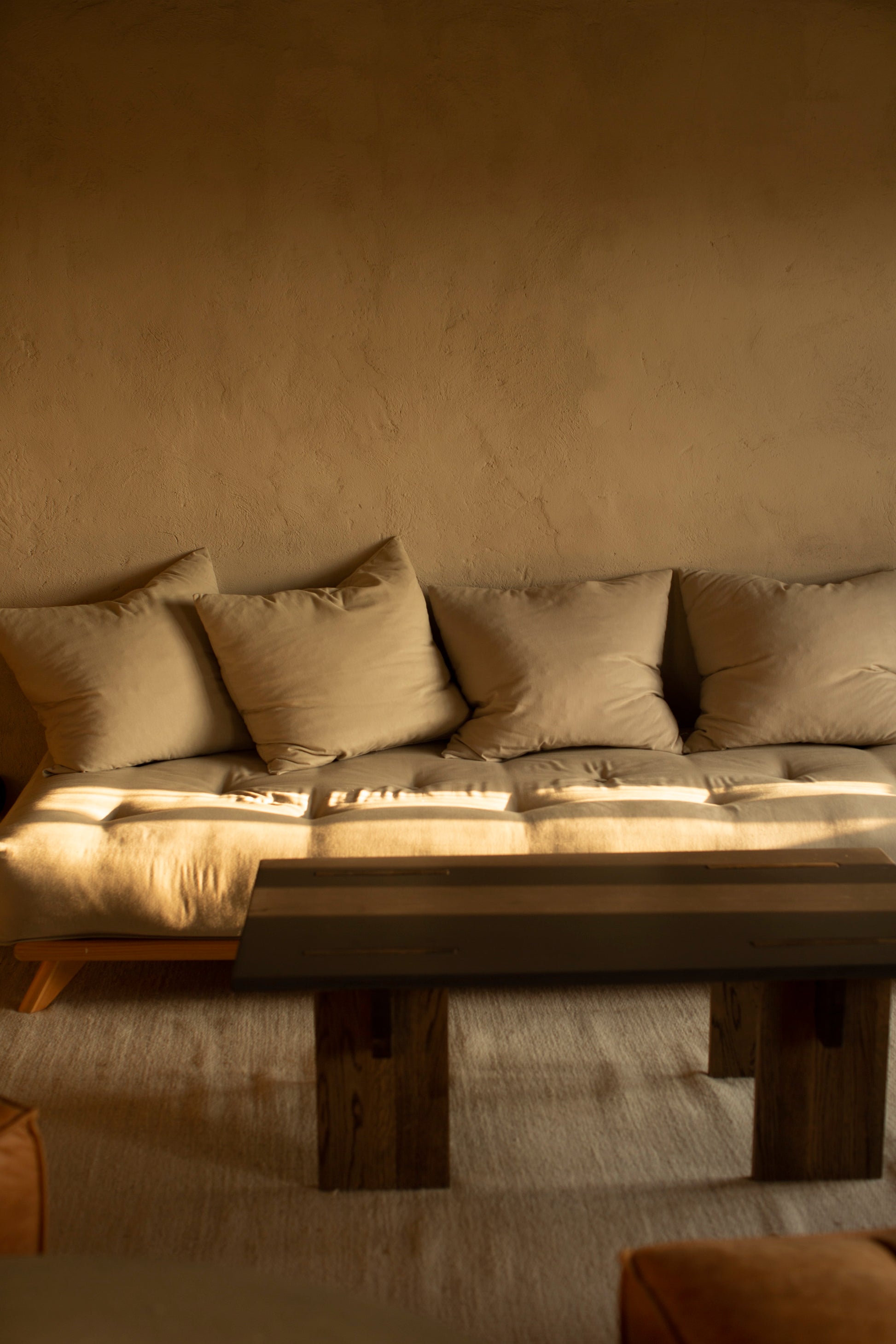 Concrete Dark / Oak Dark / Oak Dark