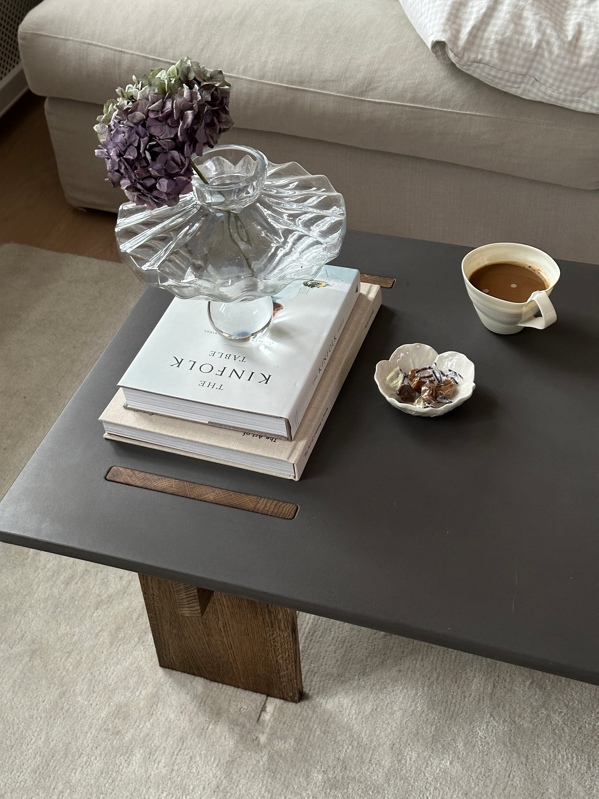 Concrete Dark / Oak Dark / Oak Dark