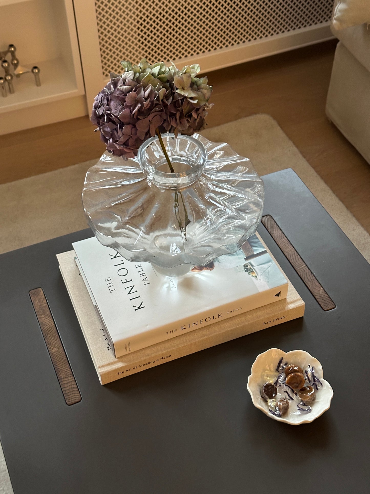 Concrete Dark / Oak Dark / Oak Dark