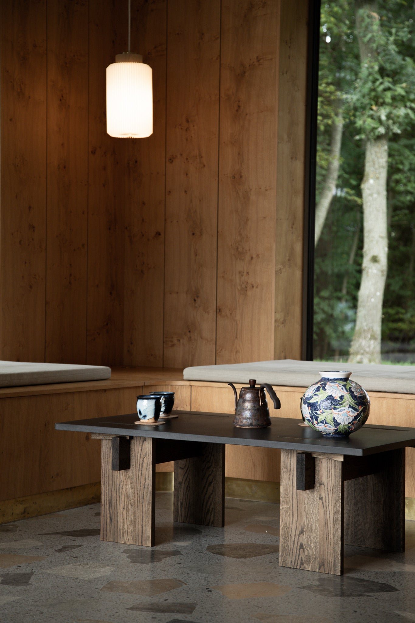 Concrete Dark / Oak Dark / Oak Dark