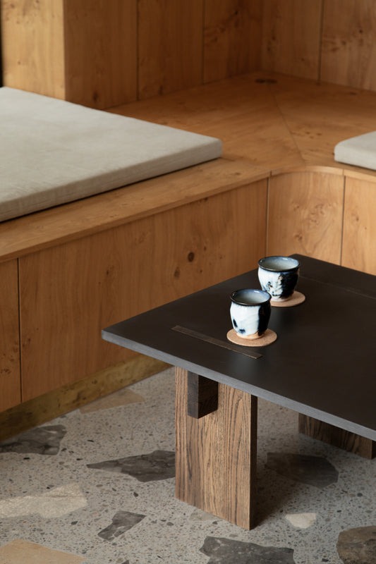 Concrete Dark / Oak Dark / Oak Dark