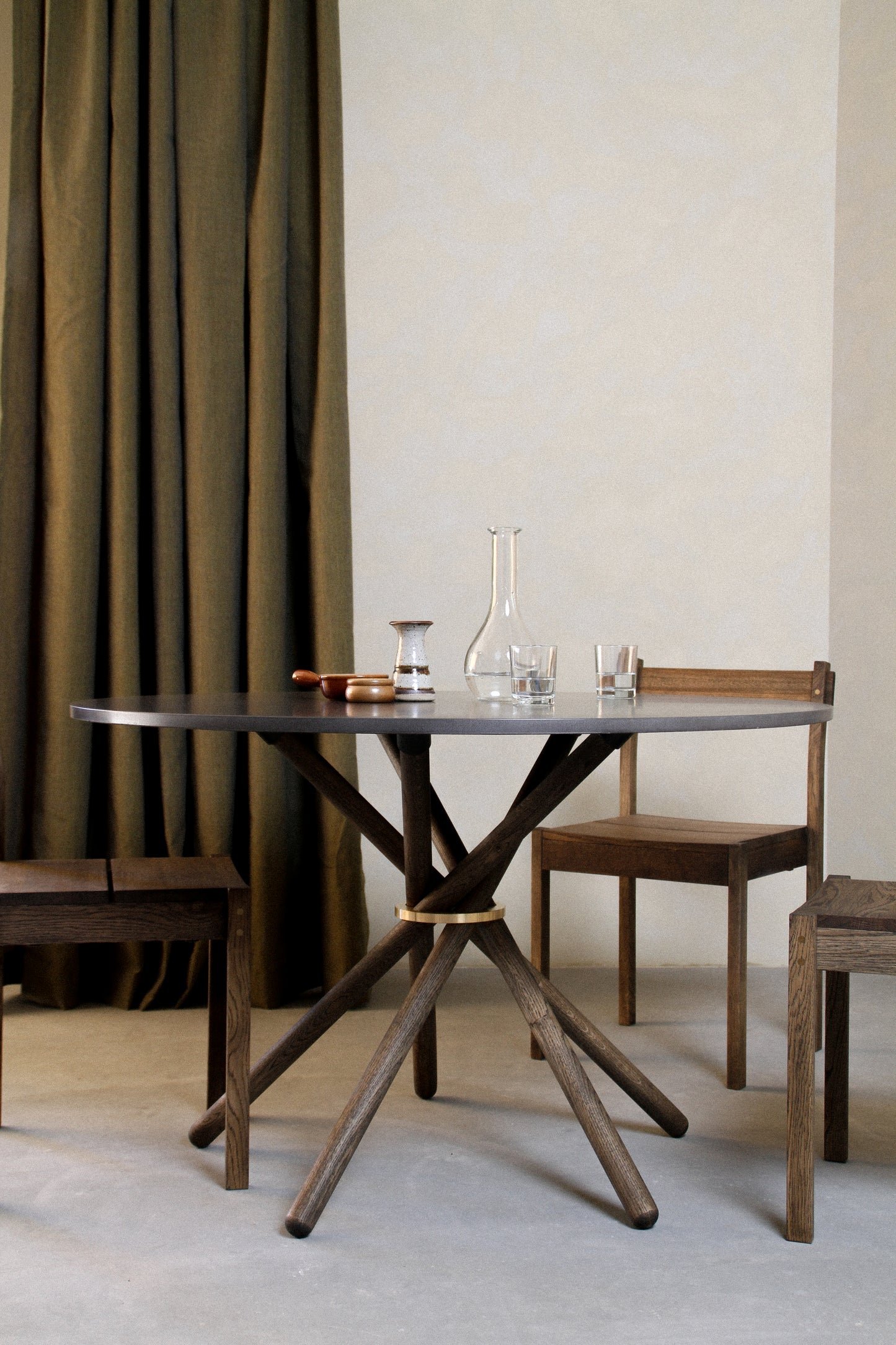 Concrete Dark / Oak Dark