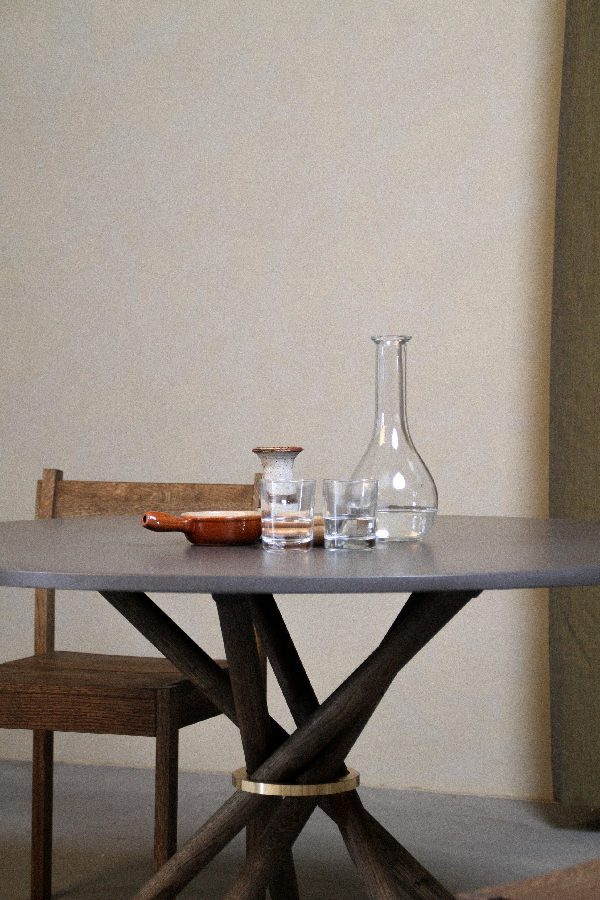 Concrete Dark / Oak Dark